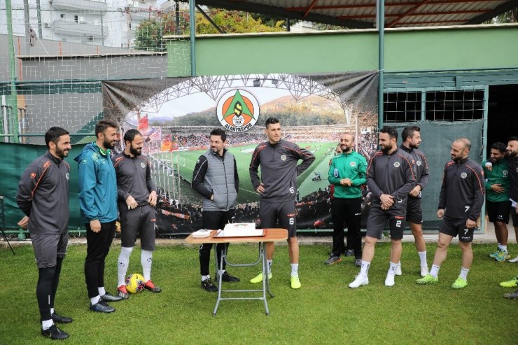 Erol Bulut: "Konyaspor’dan 3 puan alıp ilk yarıyı 29 puanla kapatmak istiyoruz"