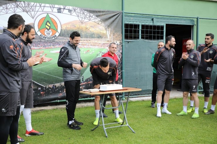 Erol Bulut: "Konyaspor’dan 3 puan alıp ilk yarıyı 29 puanla kapatmak istiyoruz"