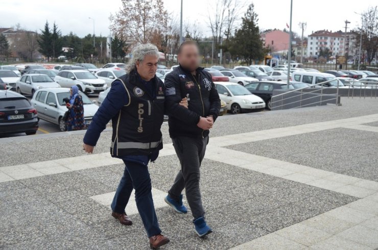 Bolu’da, vergi dairesi çalışanı uyuşturucu operasyonunda yakalandı