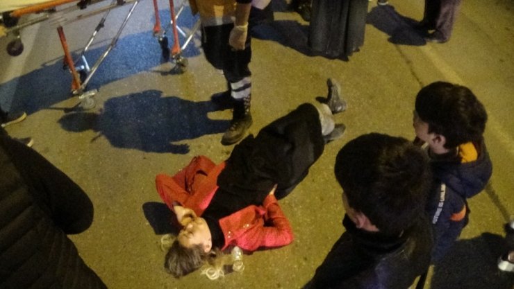 Karşıdan karşıya geçerken yere yığıldı