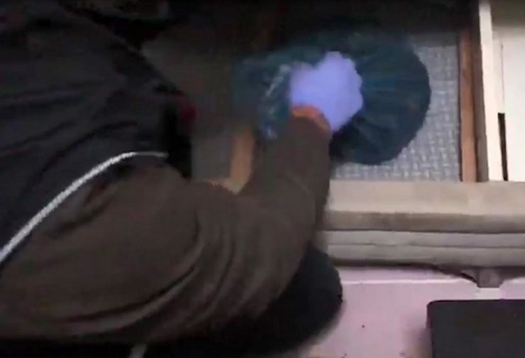 Elazığ’da kapılar kırıldı, uyuşturucu tacirleri yakalandı: 6 gözaltı