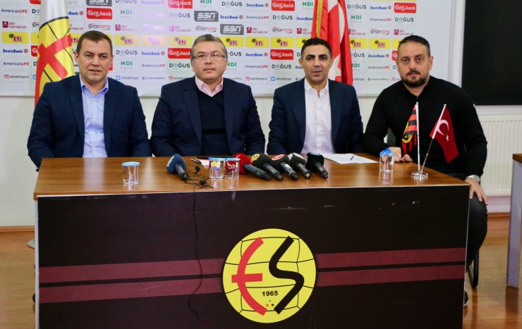Eskişehirspor'da teknik direktörlüğe Mustafa Özer getirildi