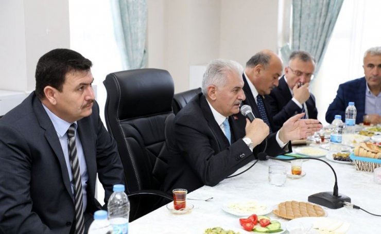 Yıldırım, baba ocağı Refahiye’de hemşehrileriyle hasret giderdi