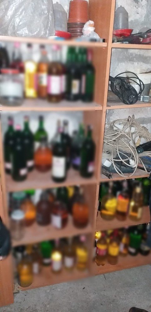 İzmir’de yılbaşı öncesi kaçak şarap operasyonu