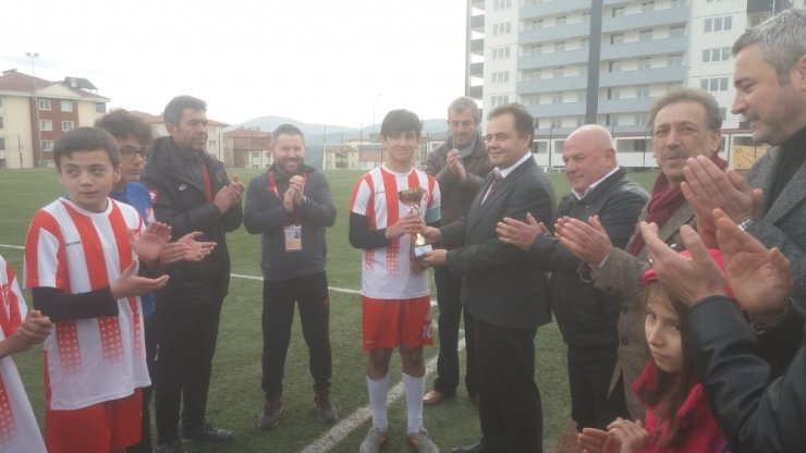 Ligde 12’de 12 yapan Bilecikspor U14 Gençler Ligi şampiyonu oldu
