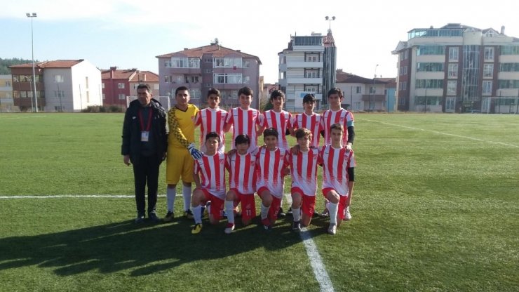 Ligde 12’de 12 yapan Bilecikspor U14 Gençler Ligi şampiyonu oldu
