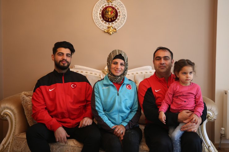 SPORCU AİLELER - Madalya koleksiyoneri şampiyon aile