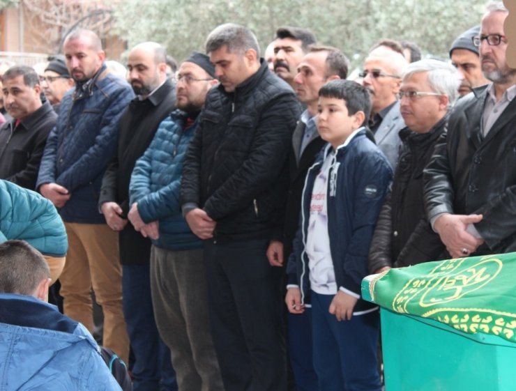 İntihar eden doktor son yolculuğuna uğurlandı