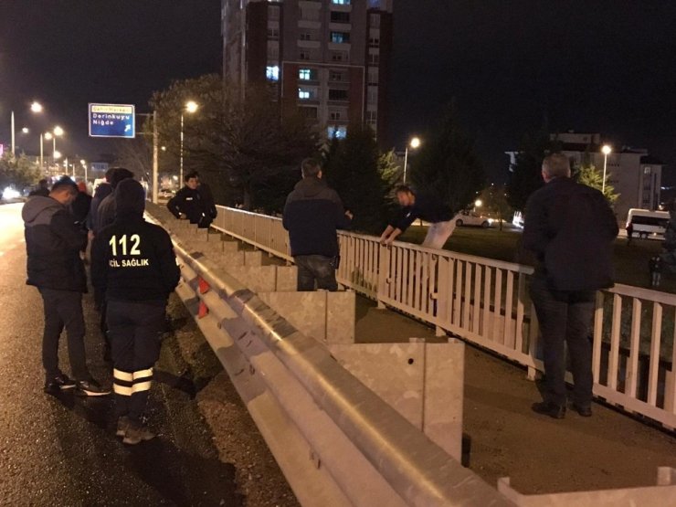 Mahalle bekçilerinin dikkati intiharı önledi
