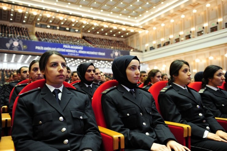 PAEM 4. dönem mezunlarını verdi