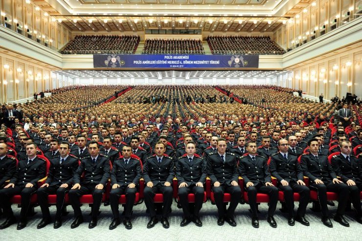 PAEM 4. dönem mezunlarını verdi