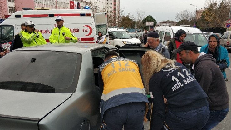 Samsun’da hastane önünde kaza: 2 yaralı