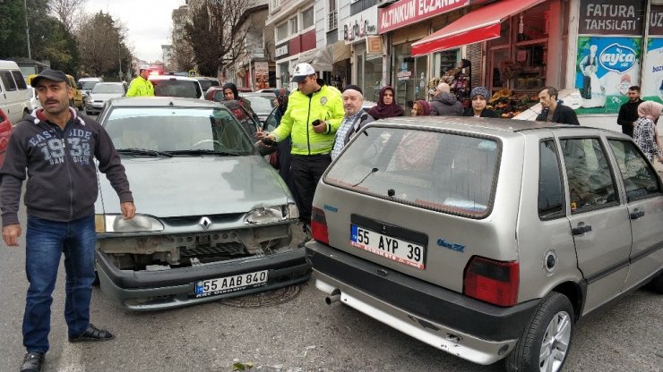 Samsun’da hastane önünde kaza: 2 yaralı