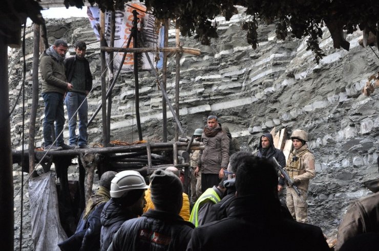 Şırnak’taki göçükte arama kurtarma çalışmaları devam ediyor