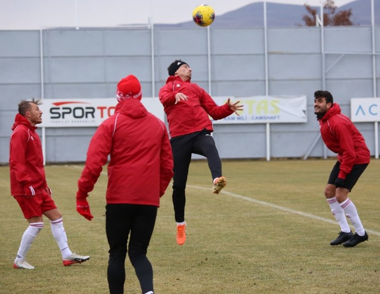 Rıza Çalımbay: “Robinho ile ilgili net bir şey yok”