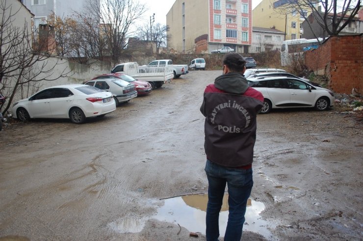 Kamyonete aldığı yeni aküyü çaldılar