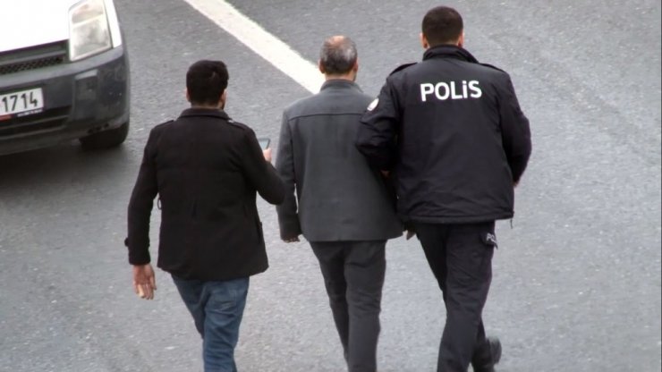 TEM Otoyolu’nu trafiğe kapatan intihar girişimi