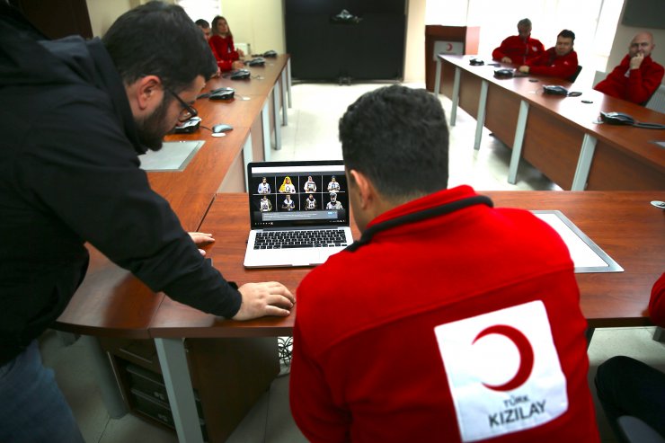 Türk Kızılay saha personelleri AA'nın "Yılın Fotoğrafları" oylamasına katıldı