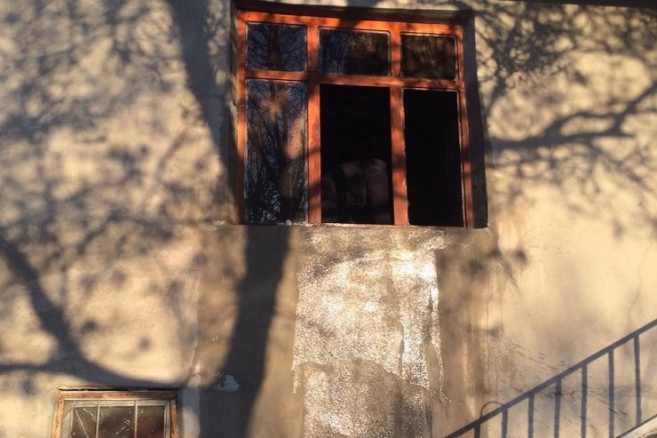 Başkale’de bir ev alev alev yandı
