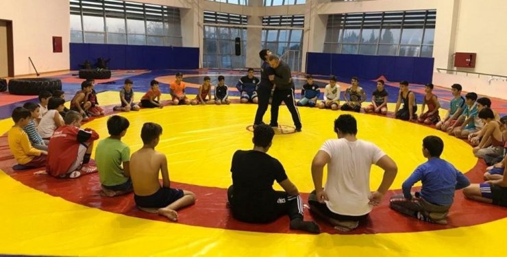 Yunusemreli güreşçiler müsabakalara hazırlanıyor