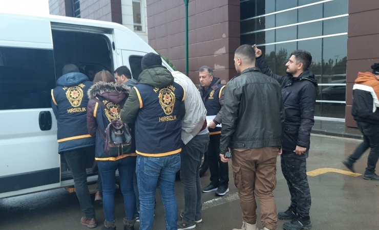 Kombi hırsızları yakalandı