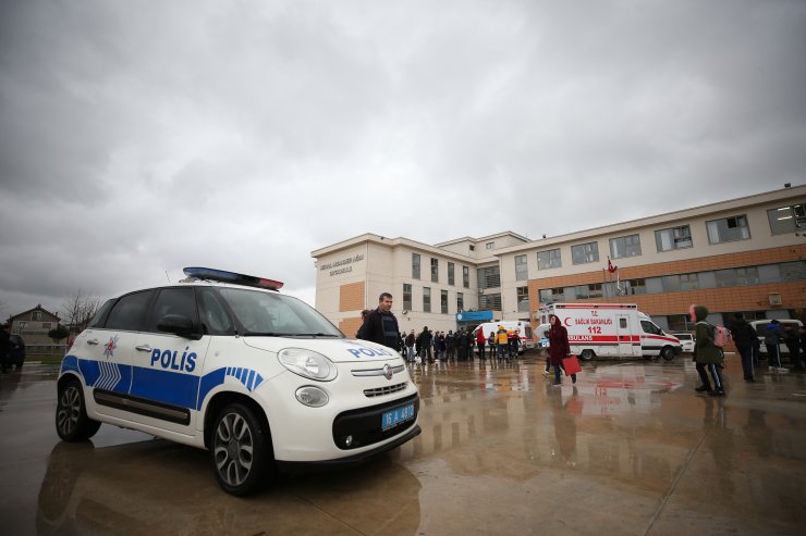 Bursa'da ağır kokudan etkilenen öğrenciler hastaneye kaldırıldı