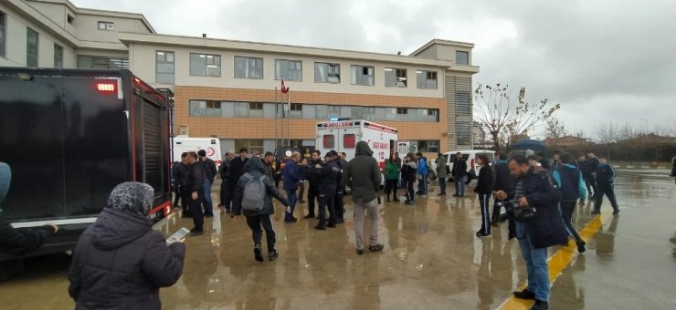 Okulda gaz paniği