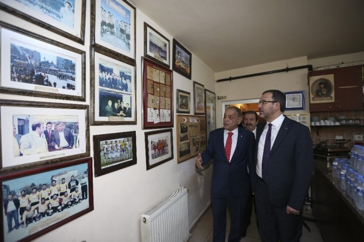 Bakan Kasapoğlu, Taksim Spor Kulübü’nü ziyaret etti