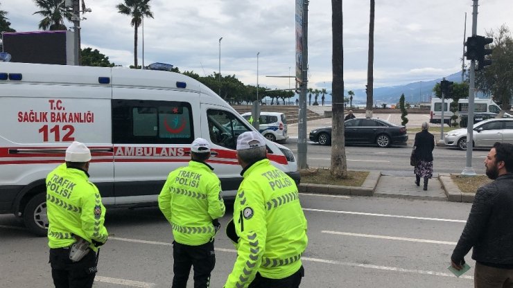Yolda yürürken tanımadığı adamın saldırısına uğradı