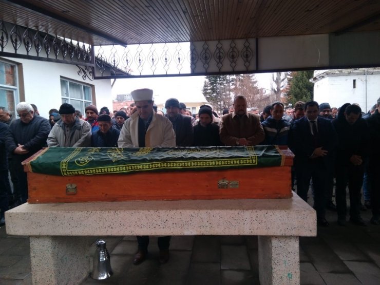 Kazada ölen Muhtar Tansever, gözyaşları ile defin edildi