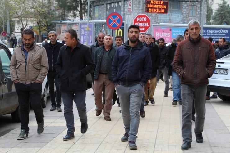 Bir köy diken üstünde