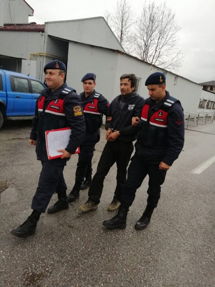 Karapürçek’te iki kişiyi silahla yaralayan firari yakalandı