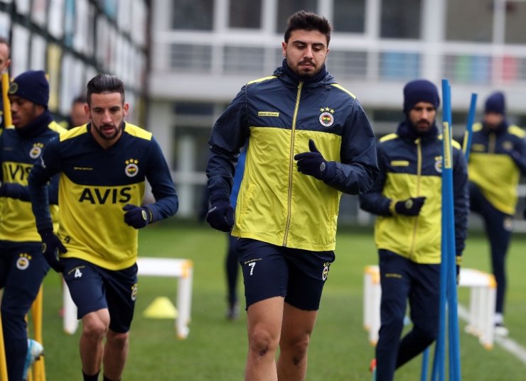 Fenerbahçe’de Çaykur Rizespor maçı hazırlıkları sürüyor