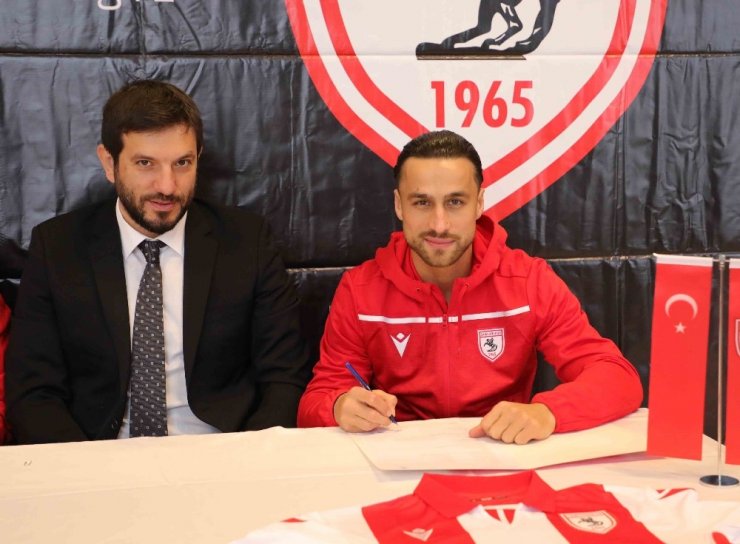 Samsunspor’da çifte imza