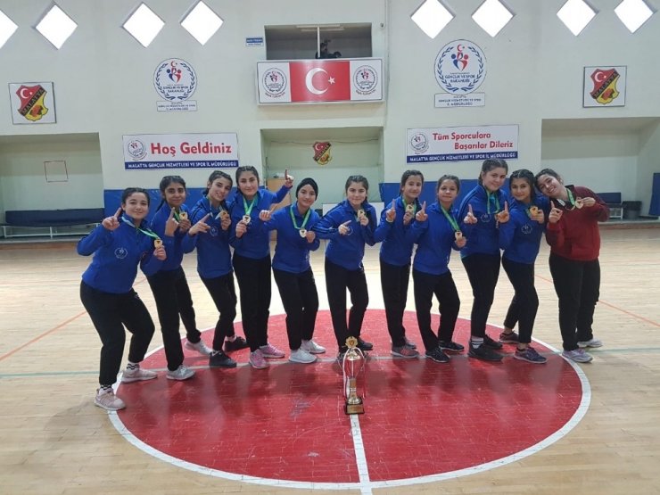 Kırıkkaleli gençler hokeyde Türkiye şampiyonu oldu