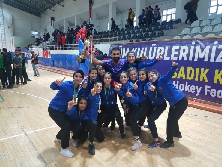 Kırıkkaleli gençler hokeyde Türkiye şampiyonu oldu