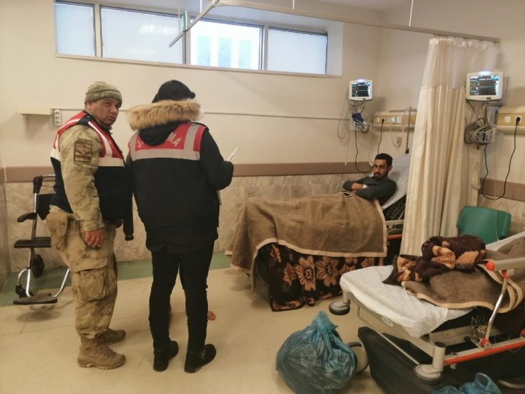 Alabora olan tekneden yaralı kurtarılanlar tedavi altına alındı