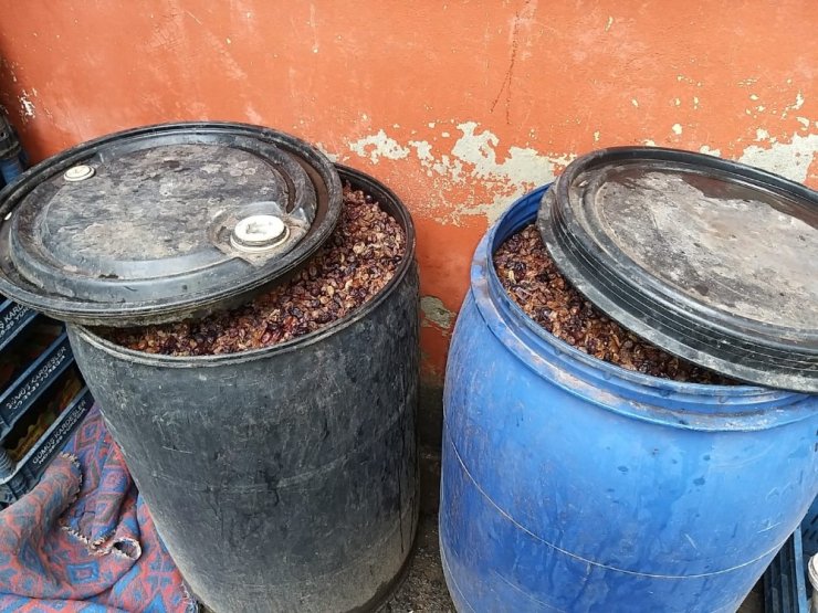 Adana’da bin 290 litre kaçak içki ele geçirildi