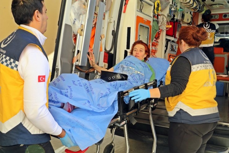 Komşusuyla gürültü kavgasına giren kadın bıçaklandı