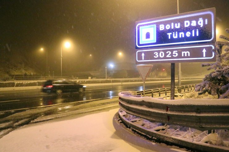 Bolu Dağı'nda kar yağışı etkisini artırdı