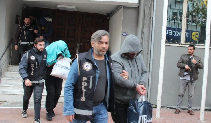 Kurgulanmış kazalarla sigorta şirketlerini 20 milyon TL dolandırmışlar