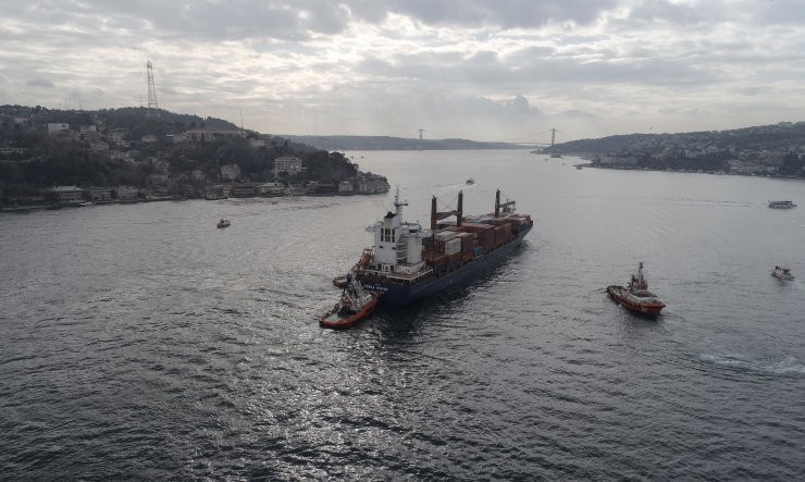 İstanbul Valiliğinden kıyıya çarpan gemiye ilişkin açıklama: