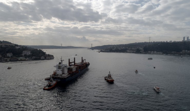 İstanbul Valiliğinden kıyıya çarpan gemiye ilişkin açıklama: