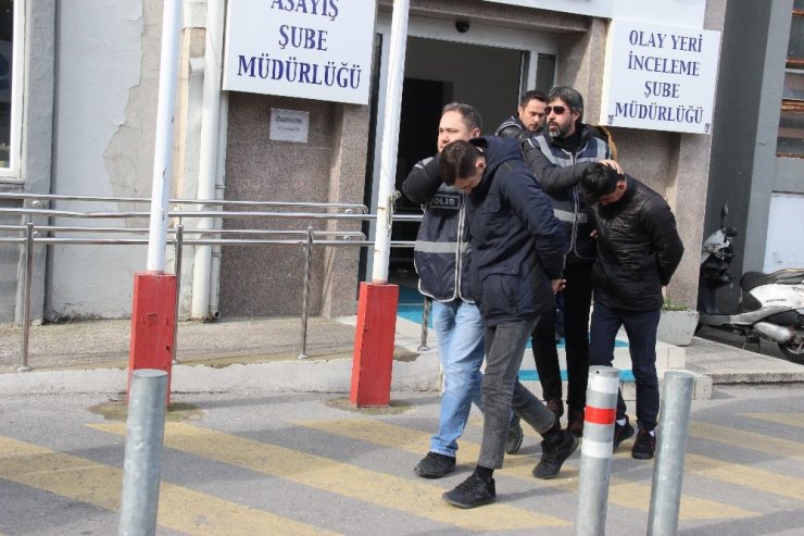 Kuyumcuyu soyup 2 kişiyi yaralayan zanlılar adliyede