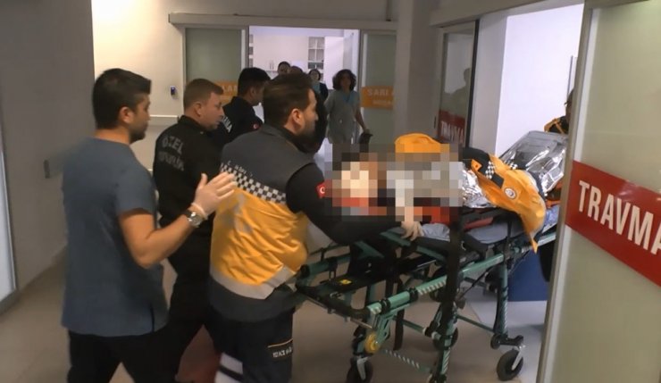 Mersin’deki karda arama çalışmalarında paletli araç devrildi: 1 yaralı