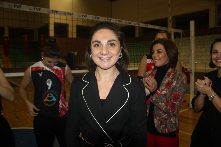 Ünye’de Bayan Voleybol Takımı kuruldu
