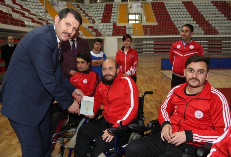 Sivas Valisi Salih Ayhan boccia oynadı