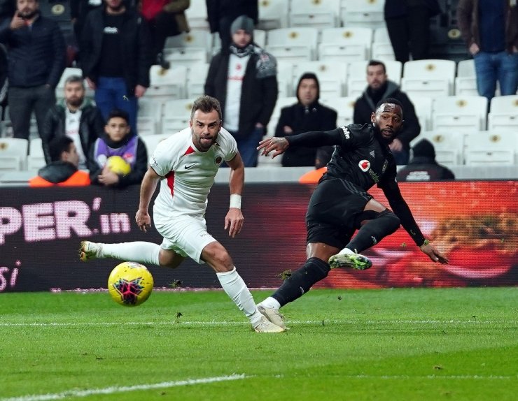 Süper Lig: Beşiktaş: 0 - Gençlerbirliği: 1 (İlk yarı)