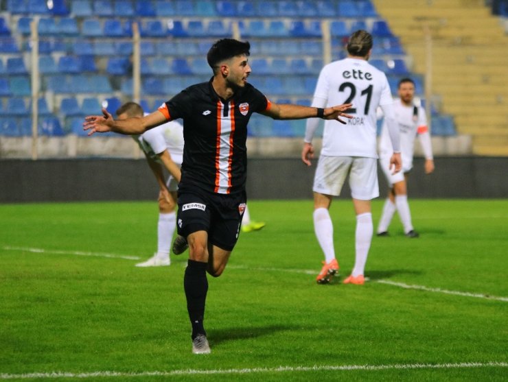 TFF 1. Lig: Adanaspor: 1 - Fatih Karagümrük: 0 (İlk yarı sonucu)