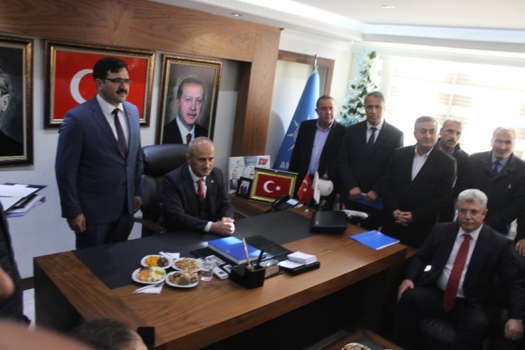Bakan Turhan: “Bizi içimizden bölmek, ayrıştırmak isteyen güçlerin oyunlarına düşmeyelim”